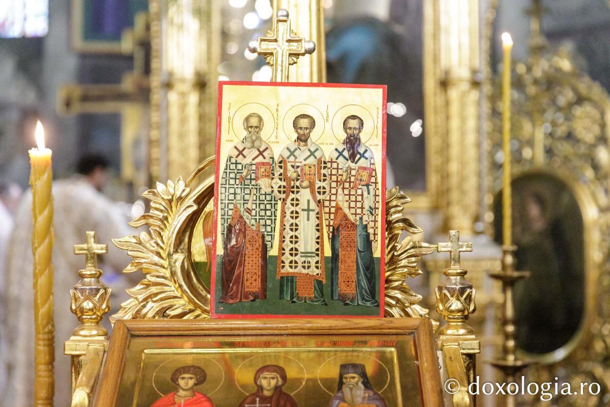 Liturghie arhierească la Catedrala Mitropolitană din Iași  în cinstea Sfinților Trei Ierarhi / Foto: pr. Silviu Cluci